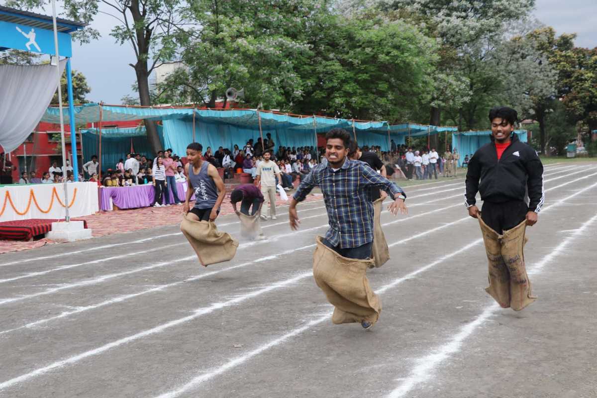 2026-03-16 The 74th annual sports event began with great pomp and show